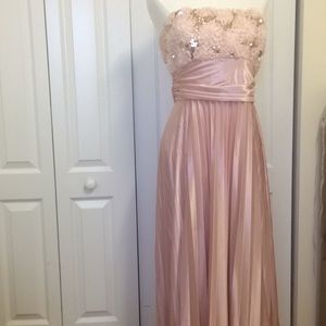 Speechless blush prom dress